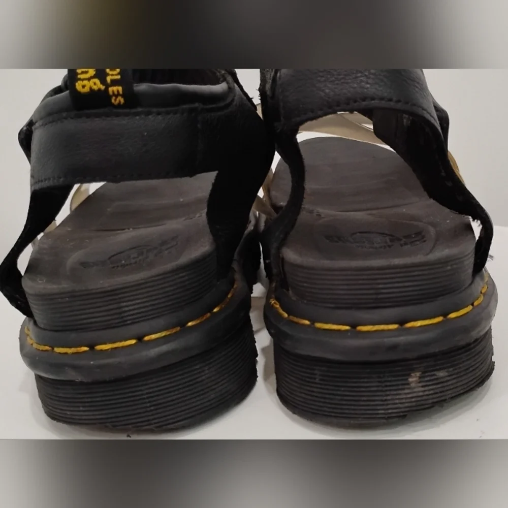 BOUNCING SOLE DOC MARTENS SANDALS